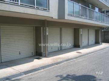 1階部分の駐車場