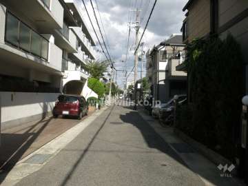 敷地南東側の前面道路