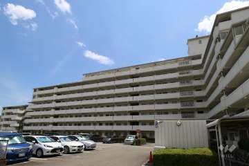 メゾン宝塚山本の外観（西側から）