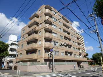 サンライズ本山の外観（南西側から）