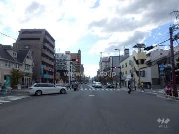 敷地南側の前面道路
