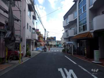 敷地東側の前面道路