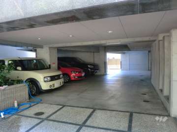 敷地内駐車場（屋内平面式）