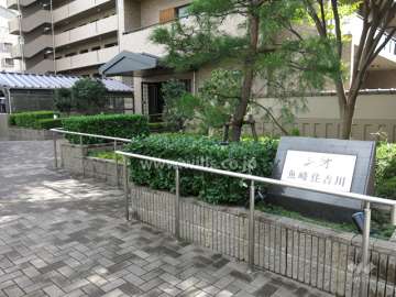 敷地入り口