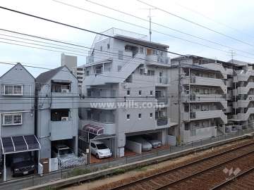 シャトー岡本の外観（北東側から）