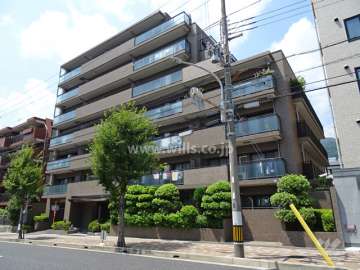 ステイツ岡本甲南山手の外観（南東側から）