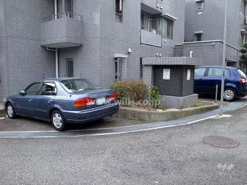 敷地内駐車場（屋外平面式）