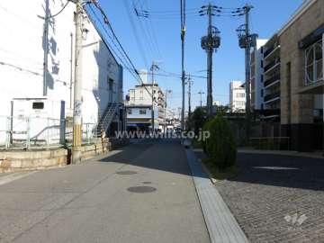 敷地北側の前面道路