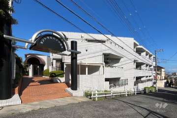 セントラルハイツ岡本の外観（北西側から）