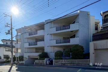 セントラルハイツ岡本の外観（南東側から）