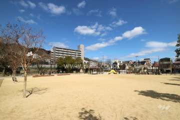 敷地南東側の前面道路