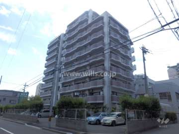 トゥールモンド本山の外観（北東側から）