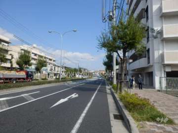 敷地北側は山手幹線に面しています。