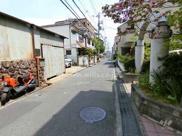 敷地北側の前面道路