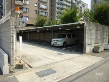 敷地内駐車場（屋内平面式）