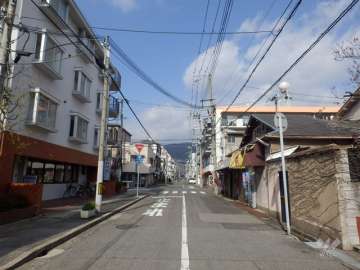 敷地東側の前面道路