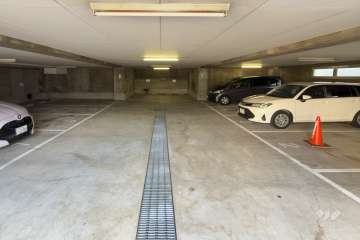敷地内駐車場（屋内平面式）
