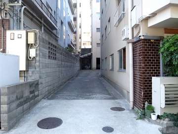 駐車場出入り口