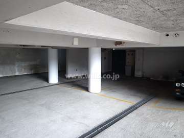 敷地内駐車場（屋内平面式）