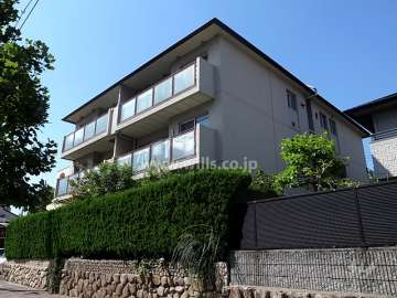 ファミーユ岡本