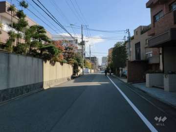 敷地北側の前面道路