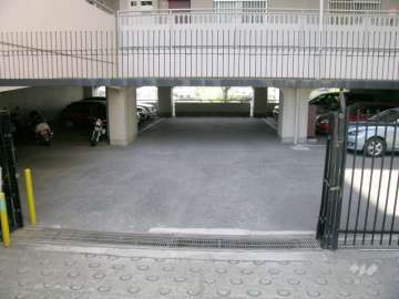 敷地内の駐車場