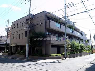 ファミール岡本の外観（北西側から）