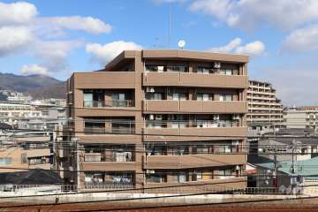 ファミリーハイツ御影の遠景（南側から）