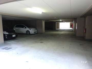 敷地内駐車場（屋内平面式）