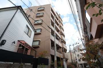 ファミリーハイツ御影の外観（南西側から）