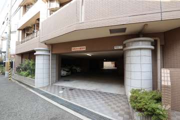 駐車場の出入口