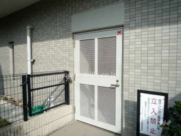 駐輪場の入口