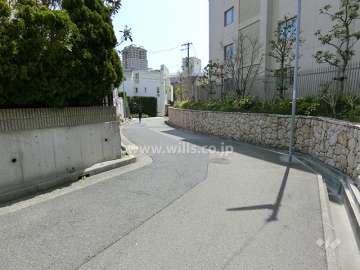 敷地東側前面道路