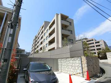 プラネスーペリア住吉本町の外観（南東側から）