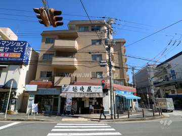 ライオンズマンション緑地公園の外観（西側から）