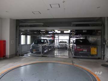 敷地内駐車場（屋内機械式）