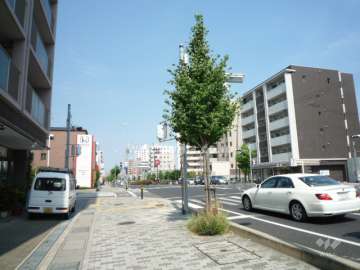 敷地南側は国道2号線に面しています。