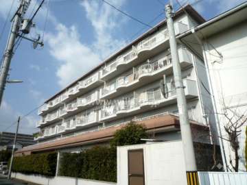 マンション西芦屋の外観（南東側から）