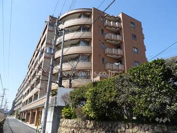 メープル甲南山手セレヴィの外観（南東側から）