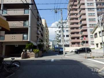 敷地東側の前面道路