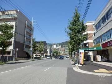 敷地東側の前面道路