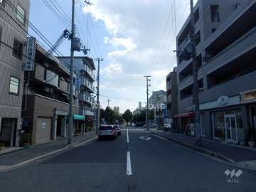 敷地東側の前面道路