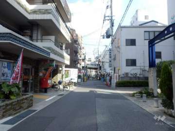 敷地南側の前面道路