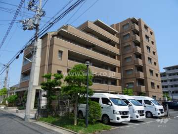 ユニアルス甲南山手プレジオの外観（北西側から）