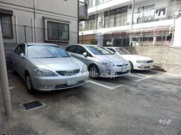敷地内駐車場（屋外平面式）