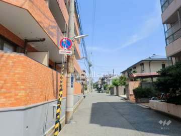 敷地南側の前面道路