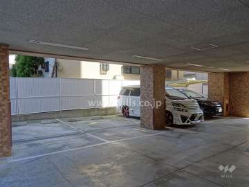 敷地内駐車場（屋内平面式）