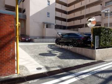 駐車場の出入り口