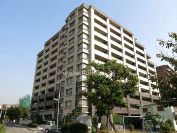 ルネ神戸住吉川清流の道の外観（南西側から）