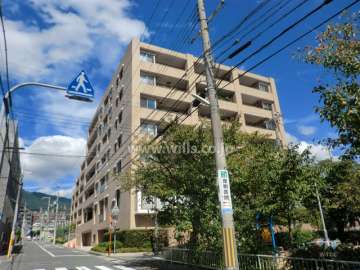 ロジュマンスティーロ御影の外観（南西側から）